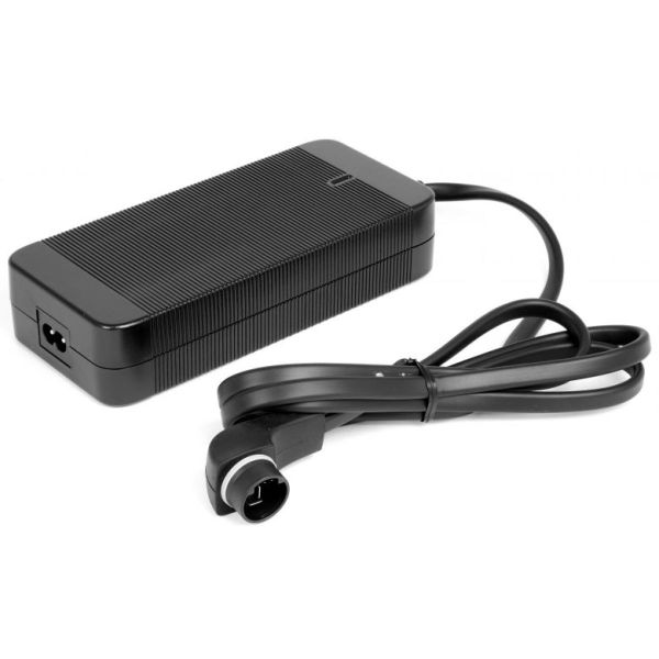 Yamaha Simplo charger for 630Wh and 720Wh batteries (angled)