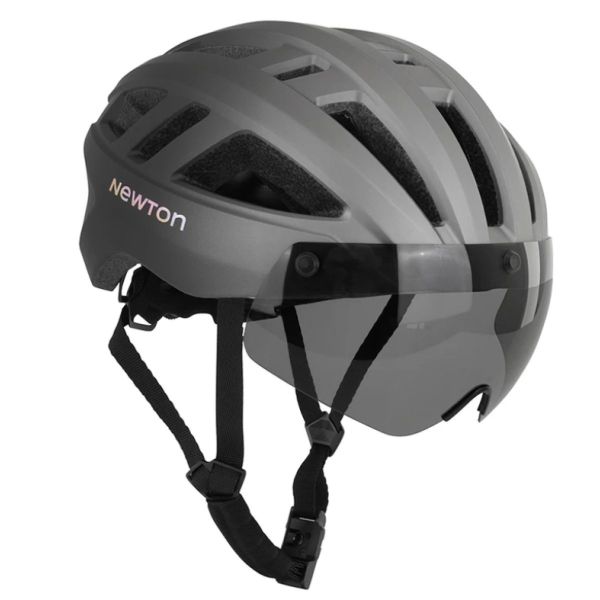 Newton Venus urban helmet with magnetic visor