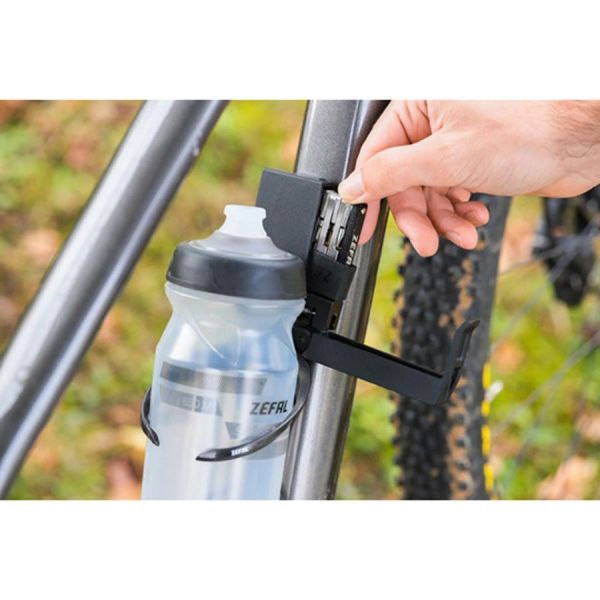 Zéfal AFA 8 multi-tool under bottle holder