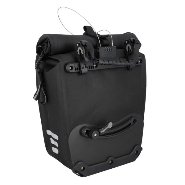 Kheax Izoard Edge black bag